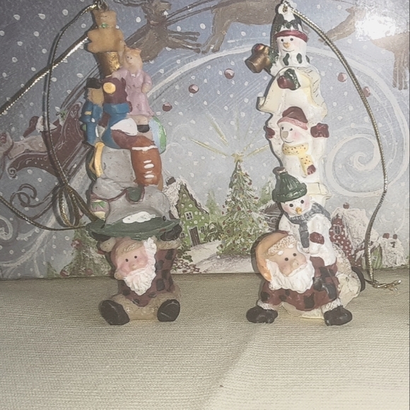 Set of 5 ornaments. Santa rejoice ornament & 4 elf with stack package ornaments. - Picture 7 of 8